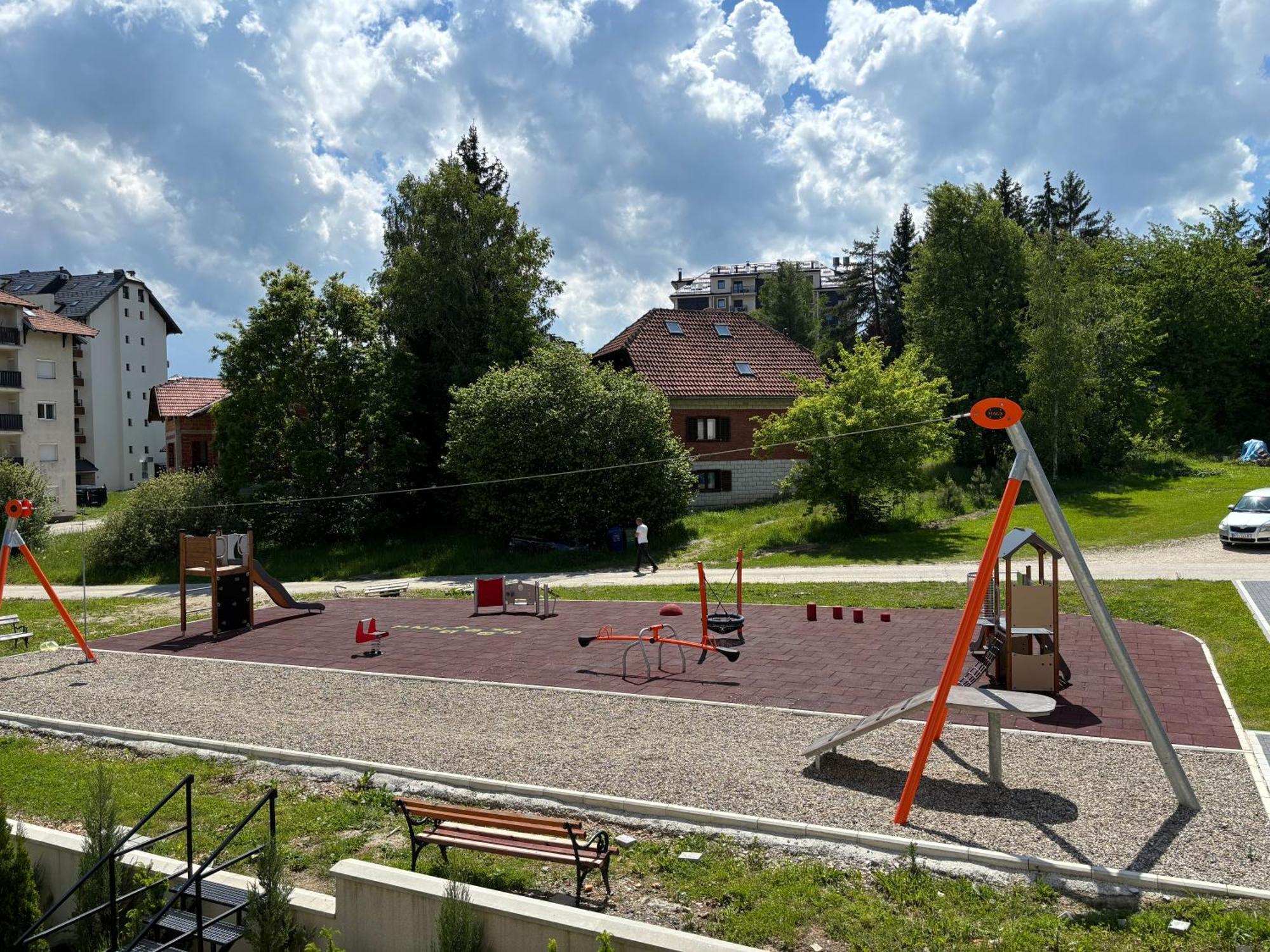 ホテル Zlatibor Highland エクステリア 写真
